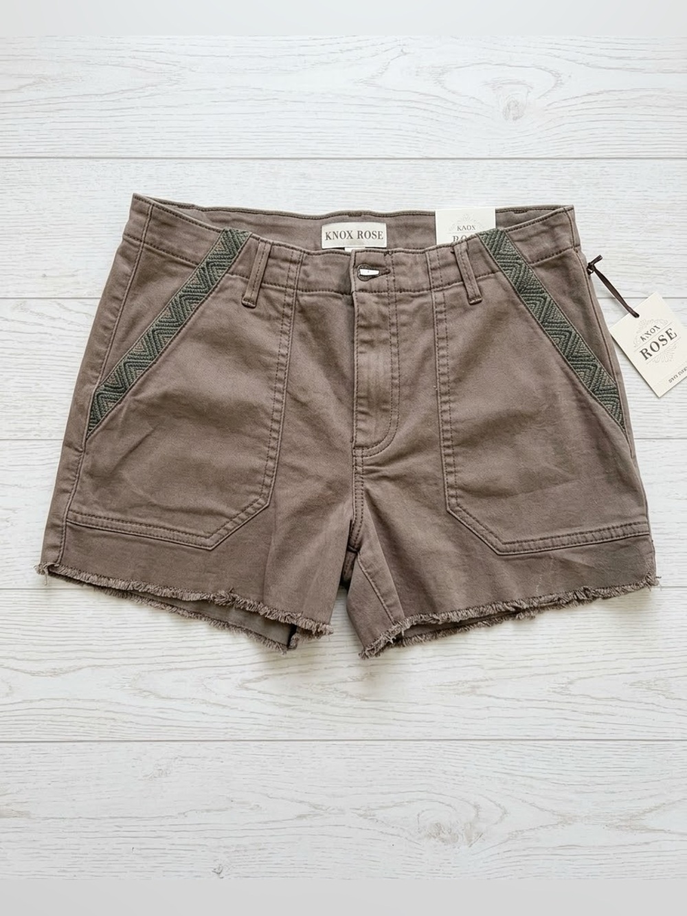 NWT Knox Rose Olive Green Mid-Rise Embroidered Utility Shorts Size 8